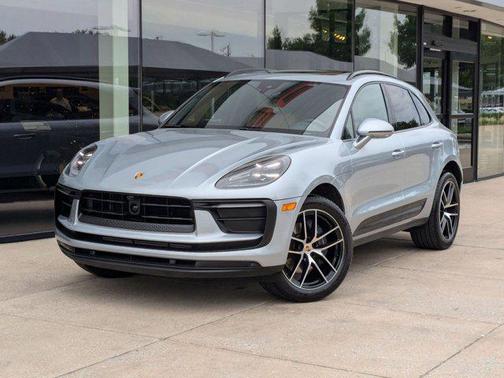 2025 Porsche Macan Base
