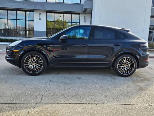 2023 Porsche Cayenne 