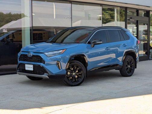 2024 Toyota RAV4 Hybrid SE