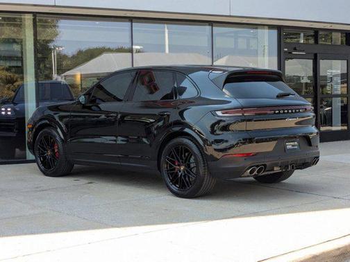 2025 Porsche Cayenne S