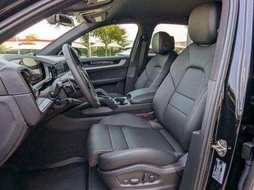 2025 Porsche Cayenne S