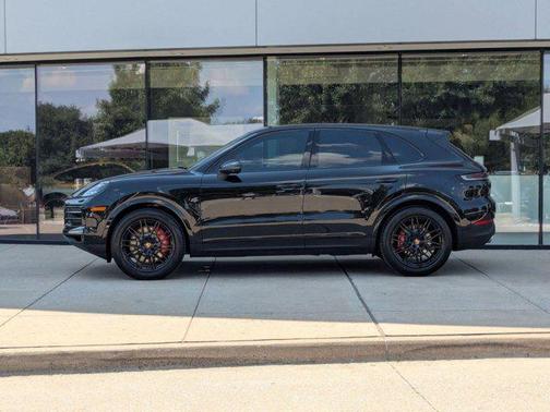 2025 Porsche Cayenne S