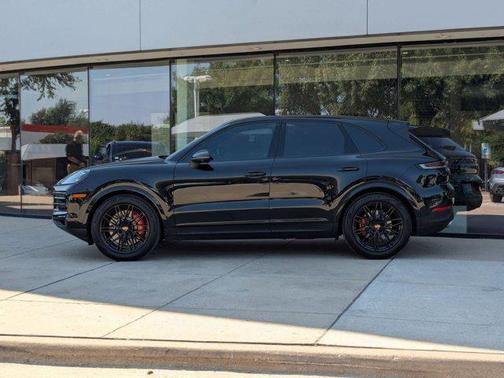 2025 Porsche Cayenne S