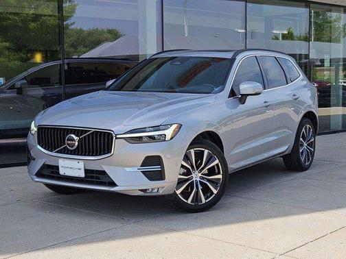 2022 Volvo XC60 B5 Momentum