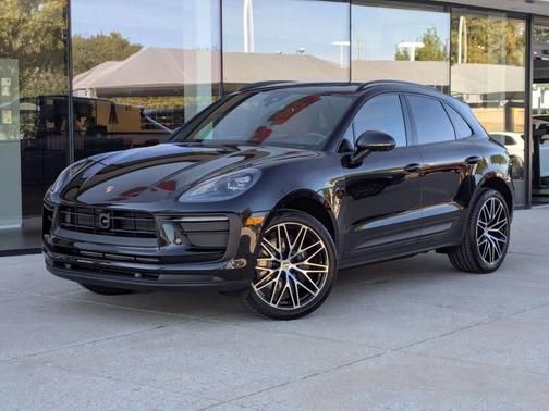 Jet Black Metallic 2026 Porsche Macan