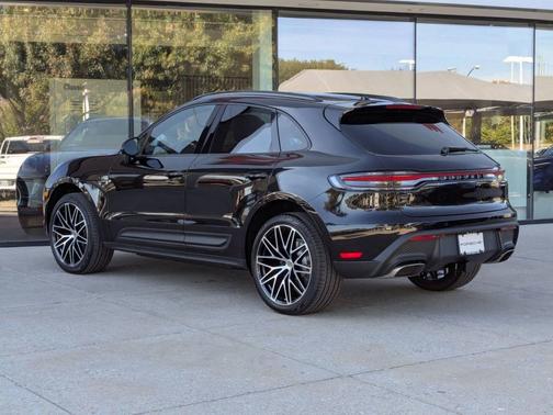 Jet Black Metallic 2026 Porsche Macan