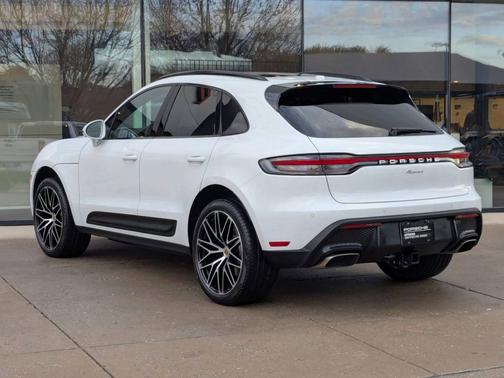 2025 Porsche Macan 