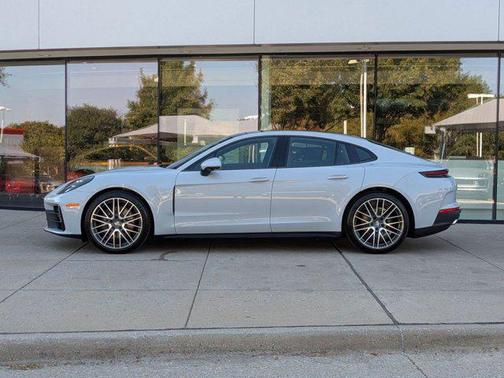 2026 Porsche Panamera RWD