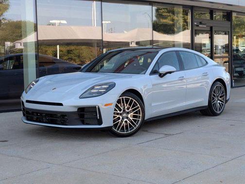 2026 Porsche Panamera RWD