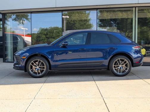 Gentian Blue Metallic 2025 Porsche Macan