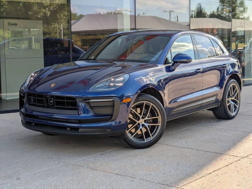 Gentian Blue Metallic 2025 Porsche Macan