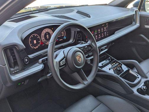 2025 Porsche Cayenne AWD