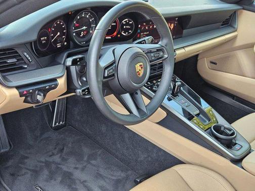 2024 Porsche 911 Carrera
