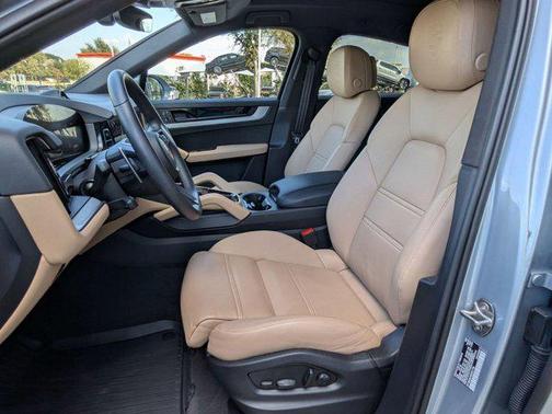 2025 Porsche Cayenne Cayenne