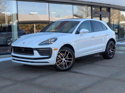 2026 Porsche Macan AWD