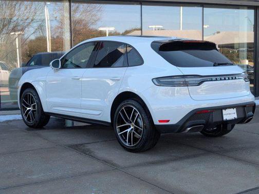 2026 Porsche Macan AWD