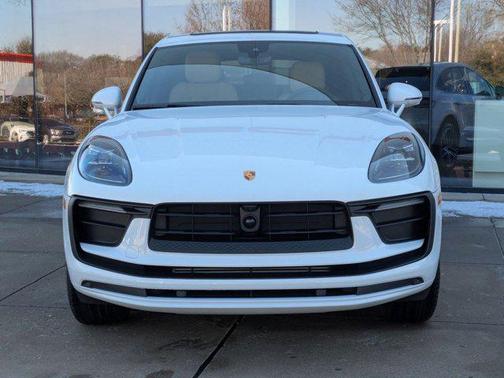 2026 Porsche Macan AWD
