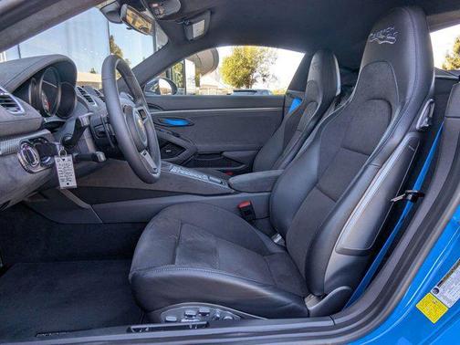 2025 Porsche 718 Cayman GT4 RS