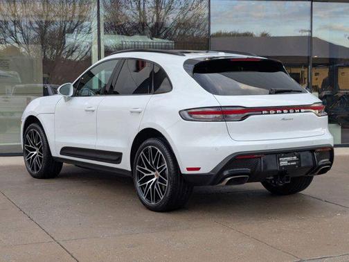 2025 Porsche Macan AWD