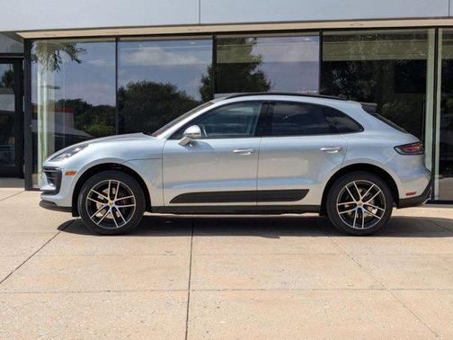 2025 Porsche Macan Base