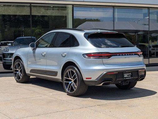 2025 Porsche Macan Base