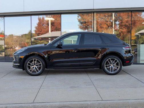 2025 Porsche Macan AWD