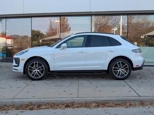 Carrara White Metallic 2026 Porsche Macan