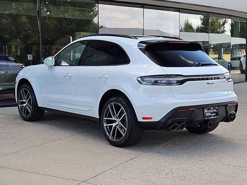 Carrara White Metallic 2026 Porsche Macan