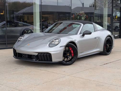 GT Silver Metallic 2026 Porsche 911