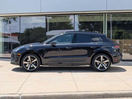 2025 Porsche Macan Base