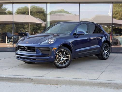 Gentian Blue Metallic 2026 Porsche Macan