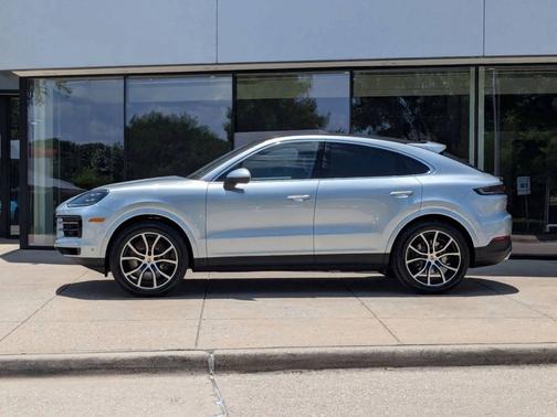 Dolomite Silver Metallic 2025 Porsche Cayenne