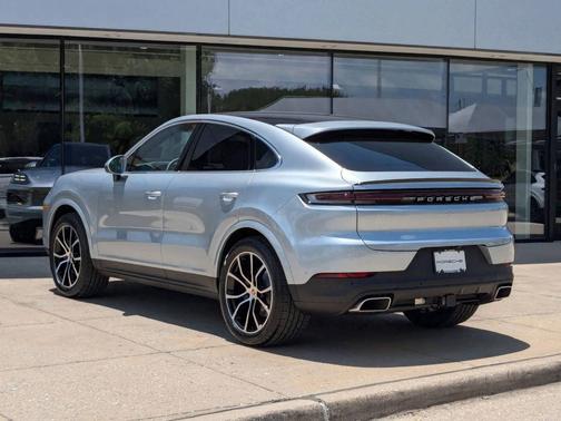 Dolomite Silver Metallic 2025 Porsche Cayenne
