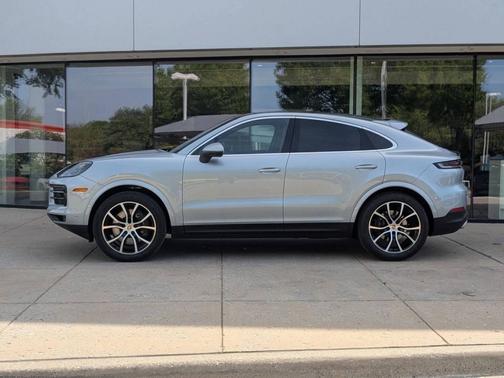 Dolomite Silver Metallic 2025 Porsche Cayenne