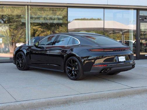 2026 Porsche Panamera RWD