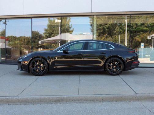 2026 Porsche Panamera RWD
