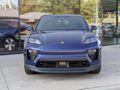 2025 Porsche Macan 4