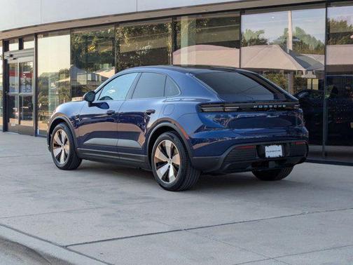 2025 Porsche Macan 4