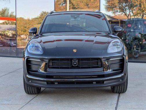 2026 Porsche Macan AWD