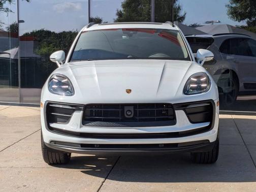 2025 Porsche Macan 