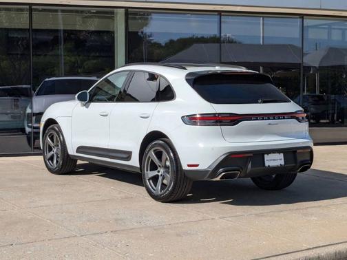 2025 Porsche Macan 