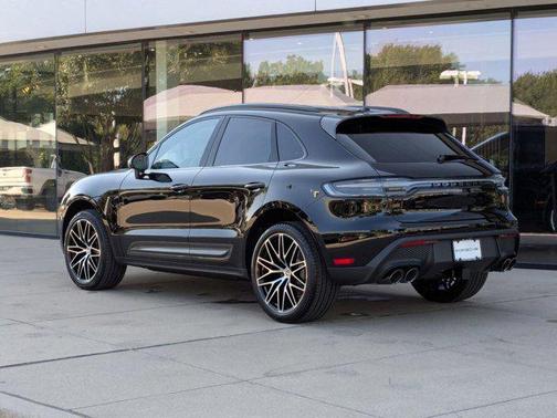 2026 Porsche Macan AWD