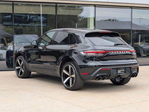 2025 Porsche Macan Base