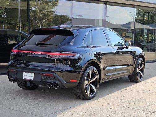 2025 Porsche Macan Base
