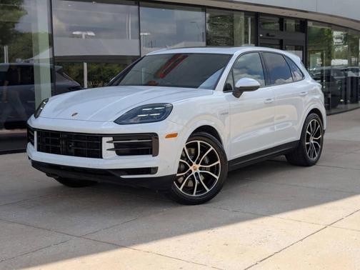 Carrara White Metallic 2025 Porsche Cayenne