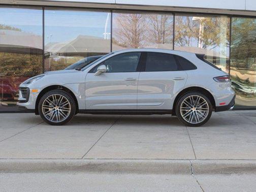 2025 Porsche Macan AWD
