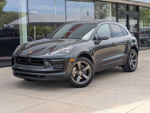 Volcano Grey Metallic 2026 Porsche Macan