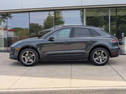 Volcano Grey Metallic 2026 Porsche Macan