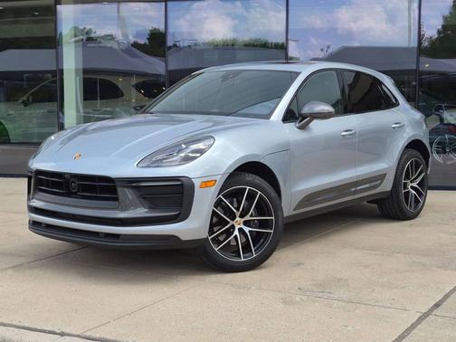 Dolomite Silver Metallic 2025 Porsche Macan