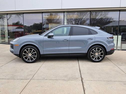 Arctic Grey 2026 Porsche Cayenne